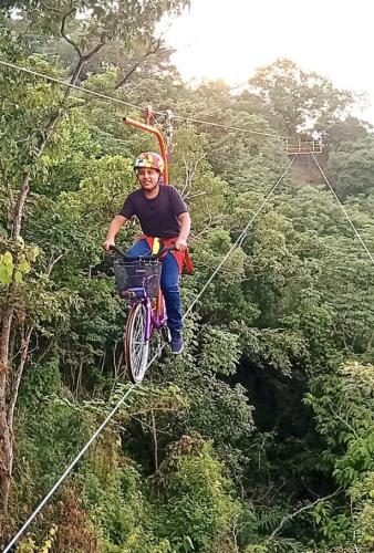 3ff47438-ce79-4805-8850-d0a80e94f9b3 (1)